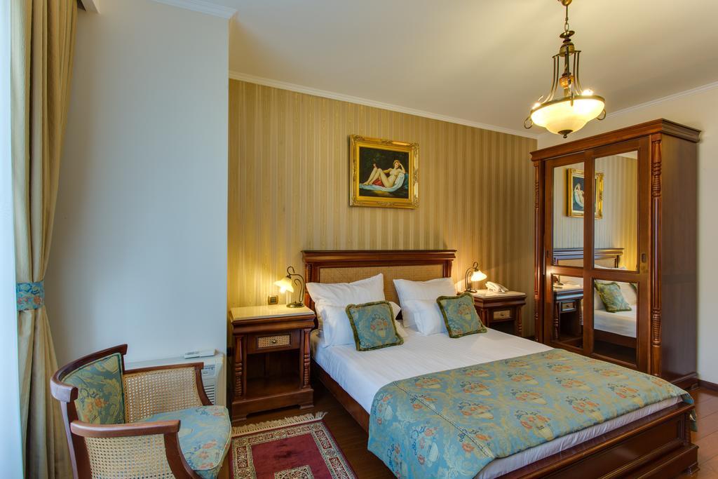 Vila Paris Boutique Hotel Bucarest Chambre photo