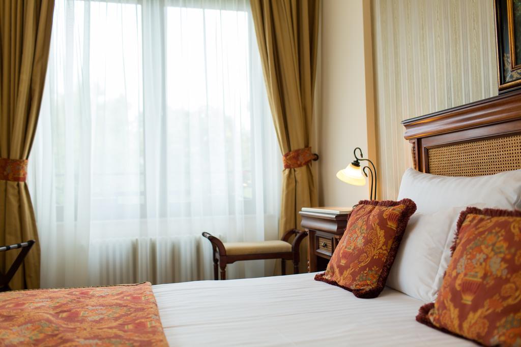 Vila Paris Boutique Hotel Bucarest Chambre photo